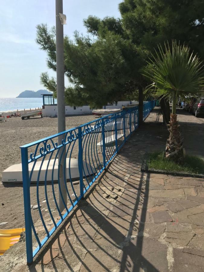 Apartamento Giorgiada Mazzeo Exterior foto