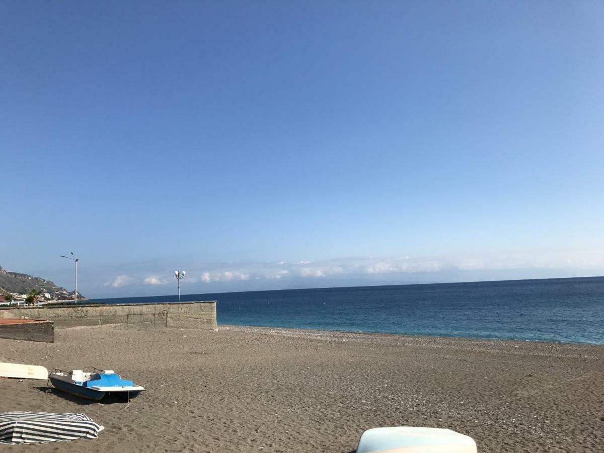 Apartamento Giorgiada Mazzeo Exterior foto